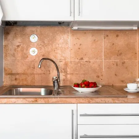 Apartment Plum Guide - Larousse *