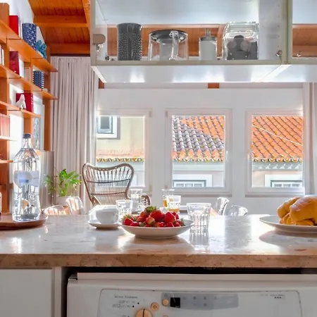 Plum Guide - Larousse Apartment Lisbon