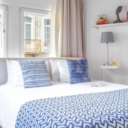 Apartment Plum Guide - Larousse