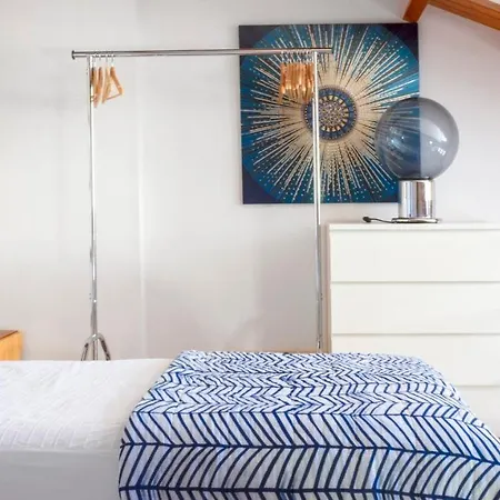 Apartment Plum Guide - Larousse *